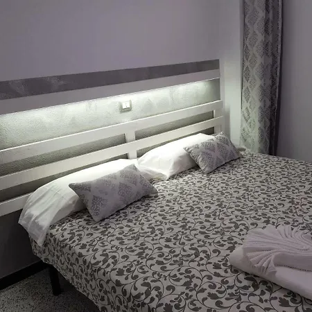 5 Min Walk From Yumbo 216 Apartment