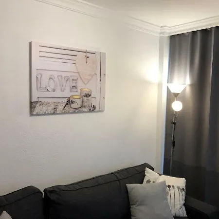 Apartment 5 Min Walk From Yumbo 216 *