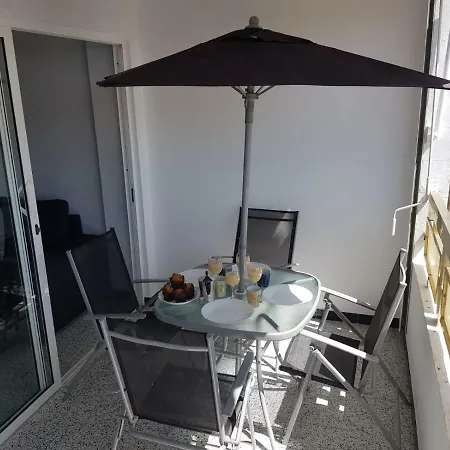 5 Min Walk From Yumbo 216 Apartment